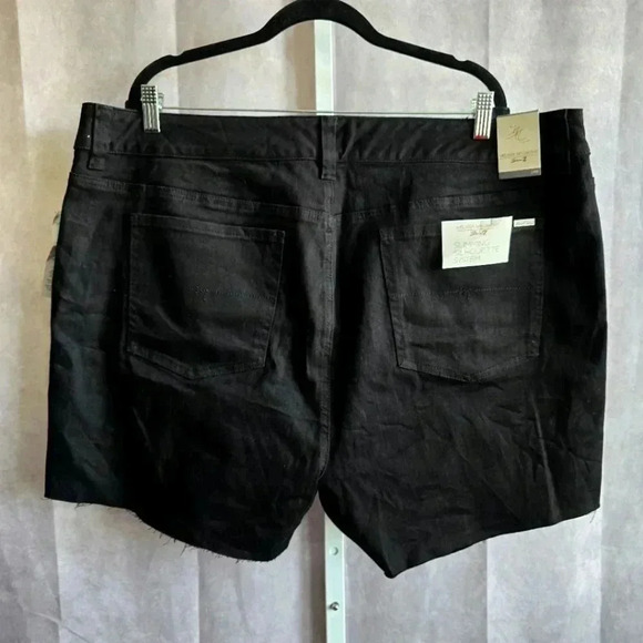 Lane Bryant Melissa McCarthy Seven Black Shorts NWT Plus 24W - Picture 2 of 6